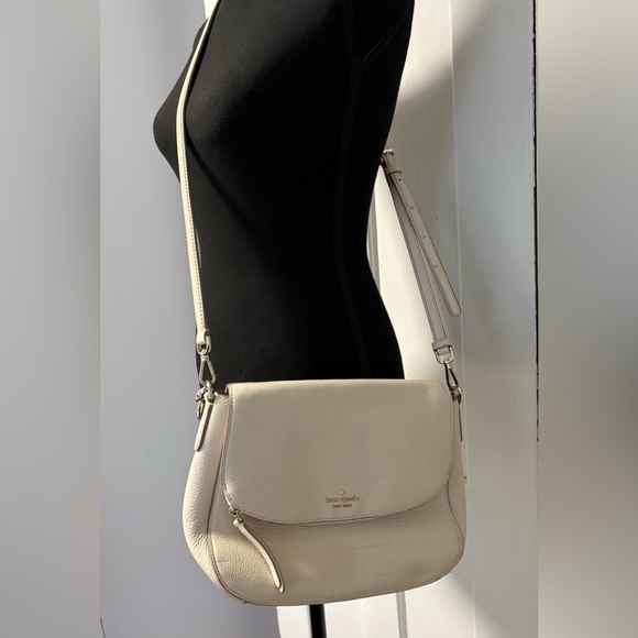Kate Spade Run Around Large Flap Crossbody with Bonus Shoulder Stap. - Picture 9 of 12